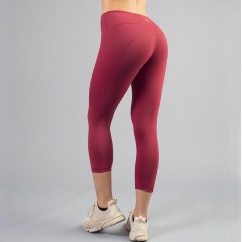Buff bunny camila cropped leggings